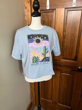 Nature Is Magic crop Graphic Tee - Light Blue